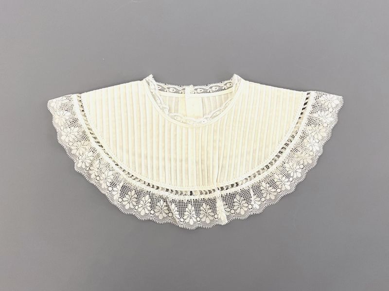 overlace pin tuck collar